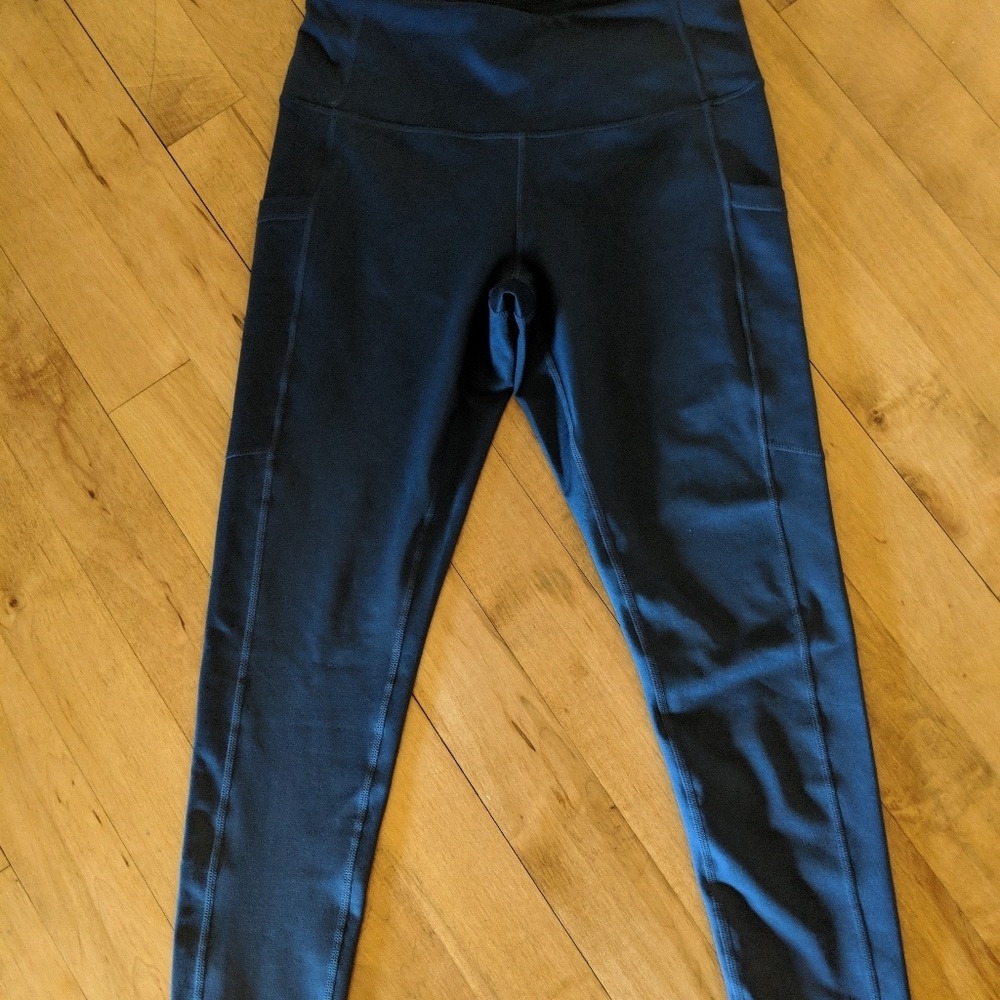 Zella pocket leggings size Medium
